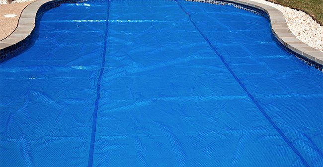 What You Should Know About A Swimming Pool Solar Cover